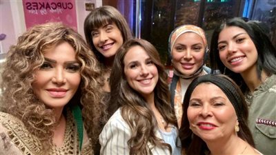 صورة جديدة لـ لقاء سويدان في كواليس ”الوصفة السحرية”