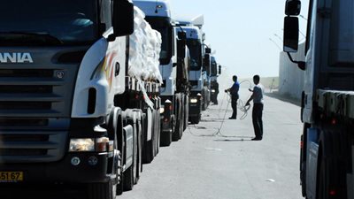 في رابع أيام الهدنة.. اتهامات لحماس بالاستحواذ على المساعدات الانسانية لسكان غزة