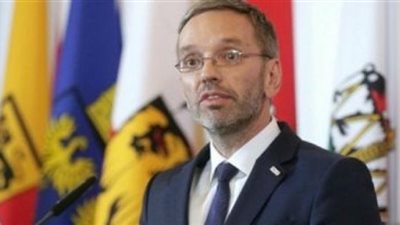 وزير داخلية النمسا: نعتقد أن هجوم فيينا عملًا إرهابيًا نفذه عدة أشخاص