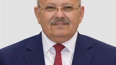 القاهرة تحصل على درع التميز كأفضل جامعة على مستوى الجامعات المصرية الحكومية والخاصة
