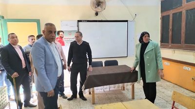 رئيس مجلس مدينة الخصوص تتفقد مقار اللجان الإنتخابية للوقوف على مدى الاستعدادت