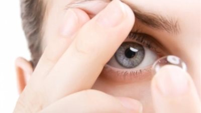 اختراع جهاز يساعد في ارتداء وخلع العدسات اللاصقة