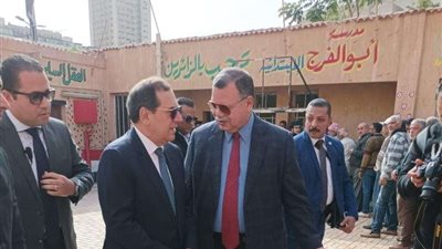 عقب الإدلاء بصوته.. وزير البترول يشدد على أهمية المشاركة في الانتخابات