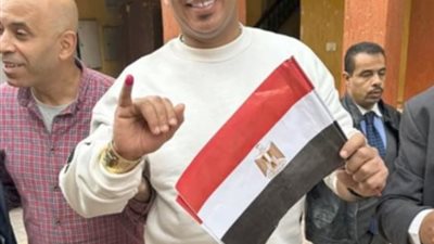 نجوم الفن يدلون بأصواتهم في انتخابات الرئاسة