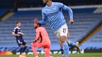 مانشستر سيتي يتقدم على أولمبياكوس بهدف توريس في الشوط الأول