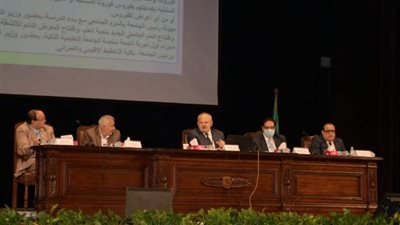 بالصور .. مجلس جامعة القاهرة يستعرض تقدم الجامعة في التصنيفات الدولية وتحقيق مباديء وثيقة التنوير