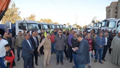 محافظ أسيوط يشهد اصطفاف معدات المراكز والاحياء للتأكد من جاهزيتها وصلاحيتها الفنية