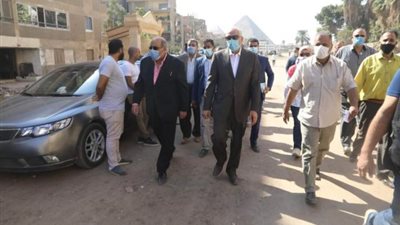 شاهد ..محافظ الجيزة يلتقي المواطنين المقرر نزع عقاراتهم