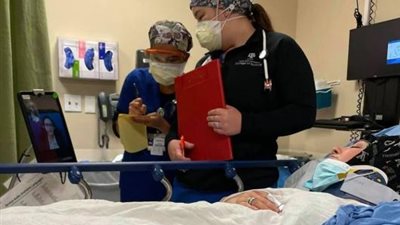 بالصور.. ابن الفنانة ميار الببلاوي يطلب الدعاء لوالدته من داخل المستشفى