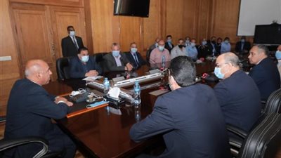 وزير النقل يعتذر عن تأخير القطارات ويؤكد انتظام جداول التشغيل خلال ساعات