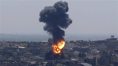 جريمة جديدة للاحتلال .. استشهاد 5 فلسطينيين فى قصف استهدف مدرسة تؤوى نازحين وسط غزة