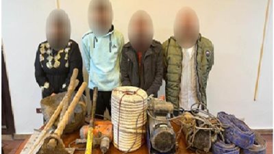 أمن الجيزة يضبط 4 أشخاص لقيامهم بأعمال الحفر والتنقيب عن الآثار