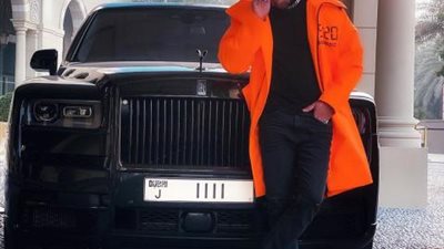 أنا نمبر وان.. محمد رمضان يستعرض سيارته ”الرولز رويس” الجديدة