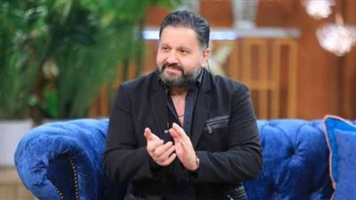 إدوارد ينتظر عرض حكاية ”خيال علمي” من مسلسل ”حد فاصل”