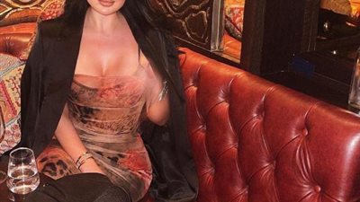 نجلة هيفاء وهبى تستعرض جمالها بطريقة جريئة