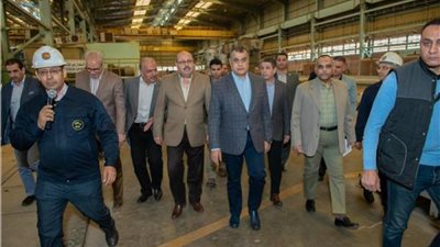 بالصور.. وزير الإنتاج الحربي يتفقد شركة أبو زعبل للصناعات الهندسية