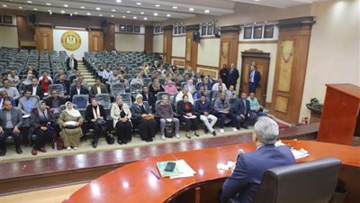 شاهد.. انطلاق دورة تدريبية لتعزيز قدرات مفتشين العمل بالمديريات