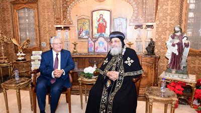 بالصور..رئيس مجلس النواب يزور الكاتدرائية للتهنئة بعيد الميلاد المجيد