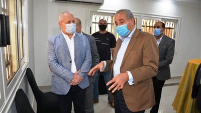 وزير التموين يفتتح مركز خدمة المواطنين بالأقصر