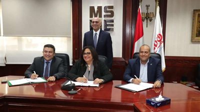 بإجمالي 160 مليون جنيه منهم 60 مليون جنيه لمشروعات المرأة … جهاز تنمية المشروعات يوقع عقدي تمويل جديدين مع شركة أمان