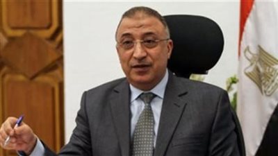 محافظ الإسكندرية يطالب المواطنين بعدم الخروج من المنازل غدا بسبب الطقس السيئ