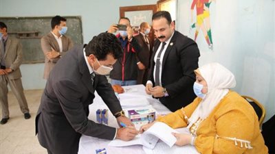 وزير الشباب والرياضة يُدلي بصوته في انتخابات مجلس النواب