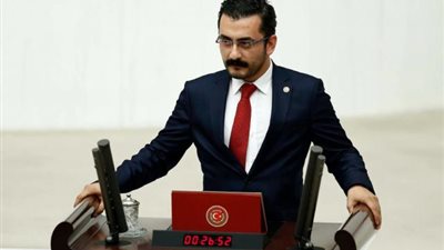 برلماني تركي عن أردوغان وحكومته..كل هذه الحثالة ستنتهي