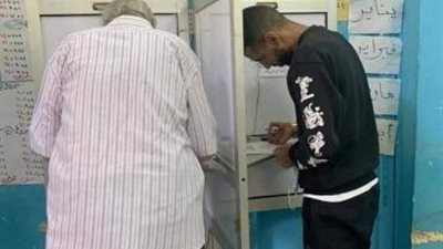 خلال اتصال هاتفي.. وزير الرياضة يوجه الشكر لمؤمن زكريا على مشاركته في الانتخابات