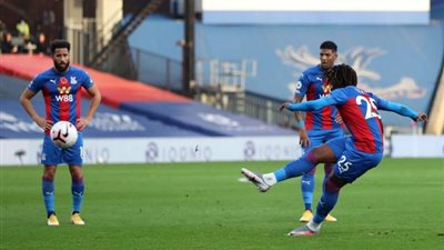 كريستال بالاس يهزم ليدز برباعية ويحل سادسا بترتيب البريميرليج