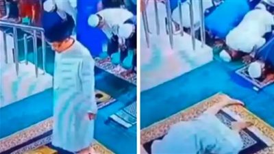 حُسن الخاتمة.. وفاة إمام مسجد أثناء سجوده بصلاة الفجر (فيديو)