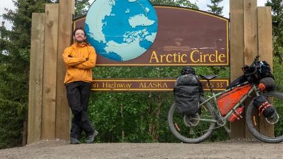 رحلة على ”تيك توك”.. مغامر يسافر 18000 ميل مع حقيبة ظهر وخيمة فقط