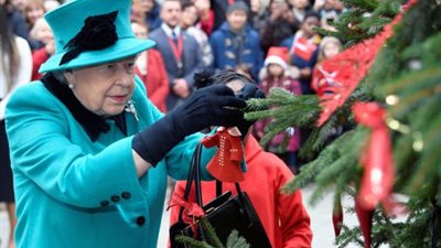 هل تتغير عادات الملكة إليزابيث في الكريسماس؟.. اعرف التفاصيل