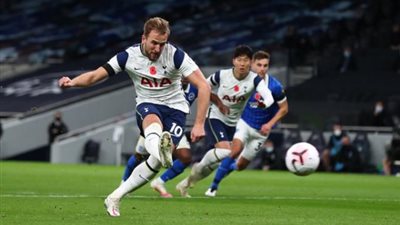 الشوط الأول.. التعادل السلبي يسيطر على مباراة توتنهام وويست بروميتش