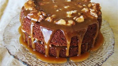 صحية وغنية بالطاقة.. طريقة عمل كيكة البلح بالقرفة اللذيذة في المنزل