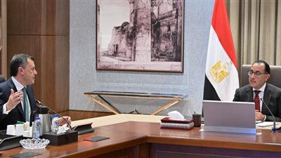 مشروع قانون للتعامل مع السائح الأجنبي.. تفاصيل اجتماع رئيس الوزراء ووزير السياحة