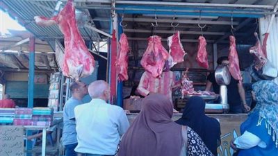 لهذا السبب.. التموين تضخ كميات كبيرة من الخضروات واللحوم بالمجمعات الاستهلاكية