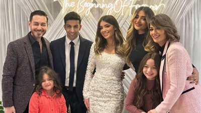 هشام جمال يعلن خطوبته من ليلى أحمد زاهر