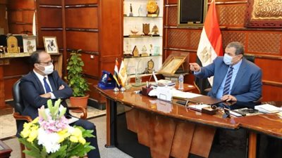 دراسة تكشف الوضع النقابي في مصر بعد صدور قانون المنظمات النقابية..ووزير القوى العاملة يرد