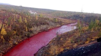 «إسكيتيمكا الروسي».. حكاية النهر الذى تحول إلى اللون الأحمر والسبب مجهول