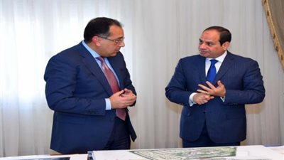 السيسى يتابع تنفيذ المشروعات القومية للكهرباء ويوجه بتعزيز الربط مع دول الجوار