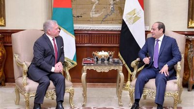 ملك الأردن يستقبل الرئيس السيسي لدى وصوله العقبة