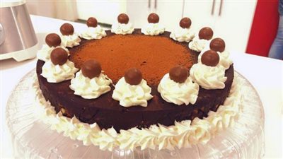 على طريقة الشيف نجلاء الشرشابي.. كيفية إعداد التورتة السريعة