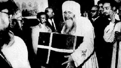 أخفاها أحد البحارة العرب.. كانت سبباً في عودة البطريرك الهارب..أمر عمرو بن العاص ببناء كنيسة خاصة لها..تعرف علي حكاية رأس المقدسة