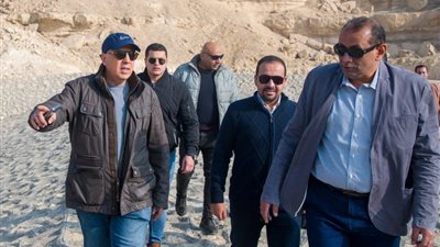 صور وزير الري يتفقد مشروعات الحماية من أخطار السيول بمحافظة القاهرة