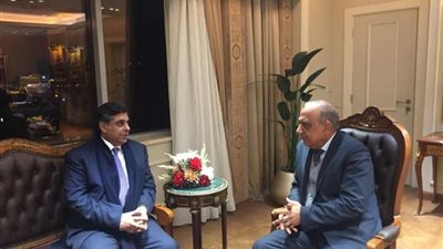 وزير قطاع الأعمال العام يلتقي وفدا من رجال الأعمال والمستثمرين الباكستانيين