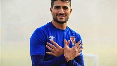 فحص طبي لحارس الأهلي لتحديد مصيره من نهائي القرن