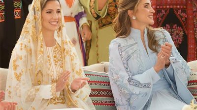 صور على طريقة حماتها الملكة رانيا.. إطلالات الأميرة رجوة الحسين تخطف الأنظار (صور)