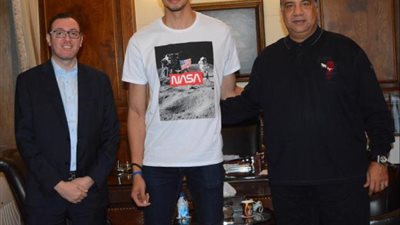 سلة الاتحاد السكندري تتعاقد مع العملاق مُعتز حسنى