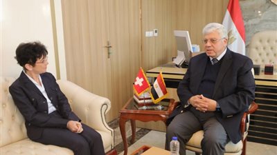 لتعزيز التعاون.. وزير التعليم العالي يستقبل سفيرة سويسرا بالقاهرة