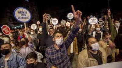 قبل زيارة أردوغان بأيام..احتجاجات في قبرص الشمالية ضد تدخل تركيا في شئون البلاد